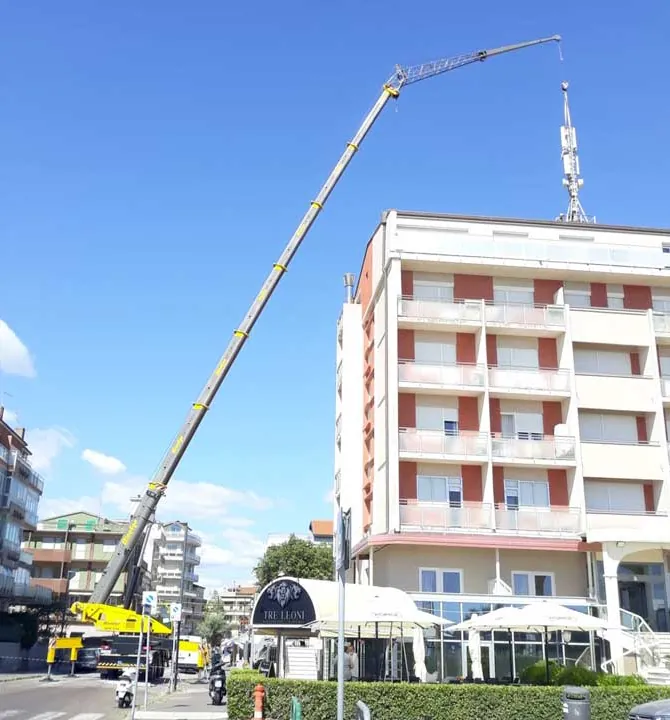 Magasépítés, tetőszerelés – Marchetti